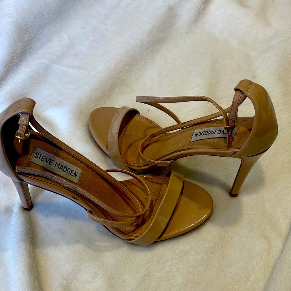 Steve Madden nude heels